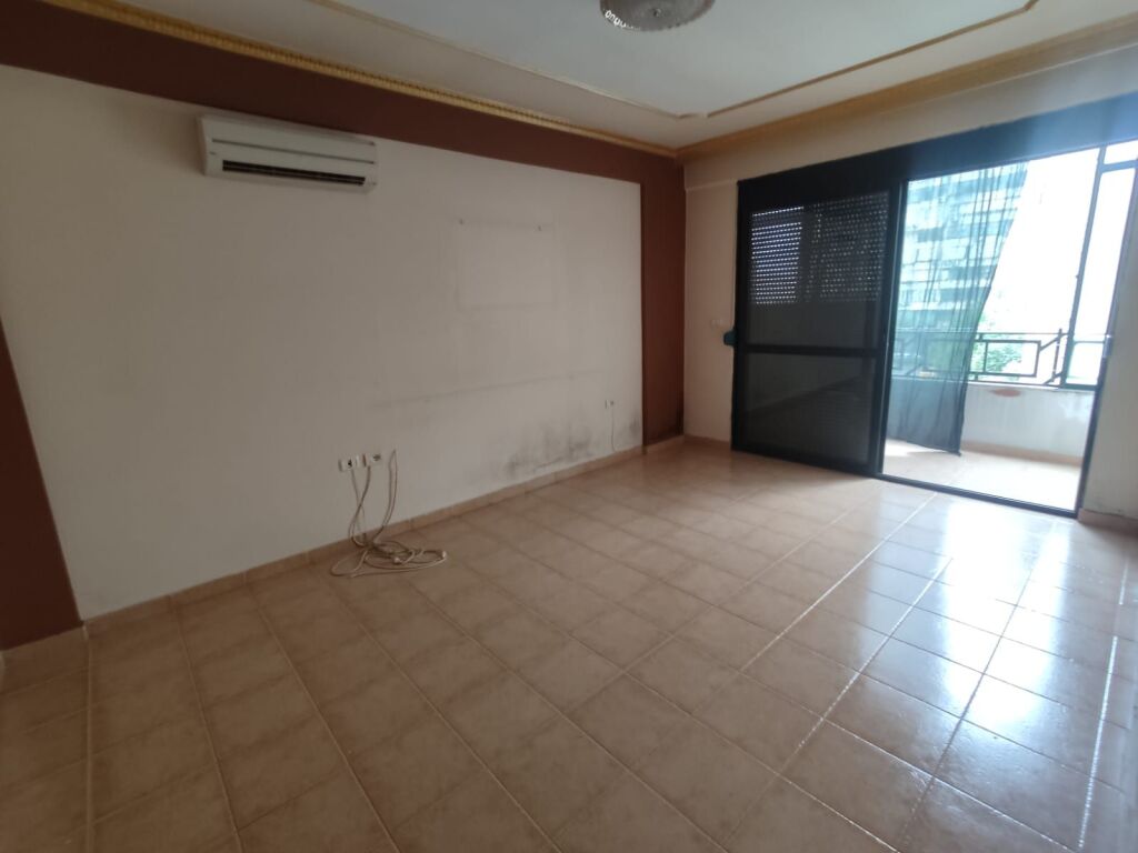 Jepet apartament\zyre me qera tek Zogu i Zi F   