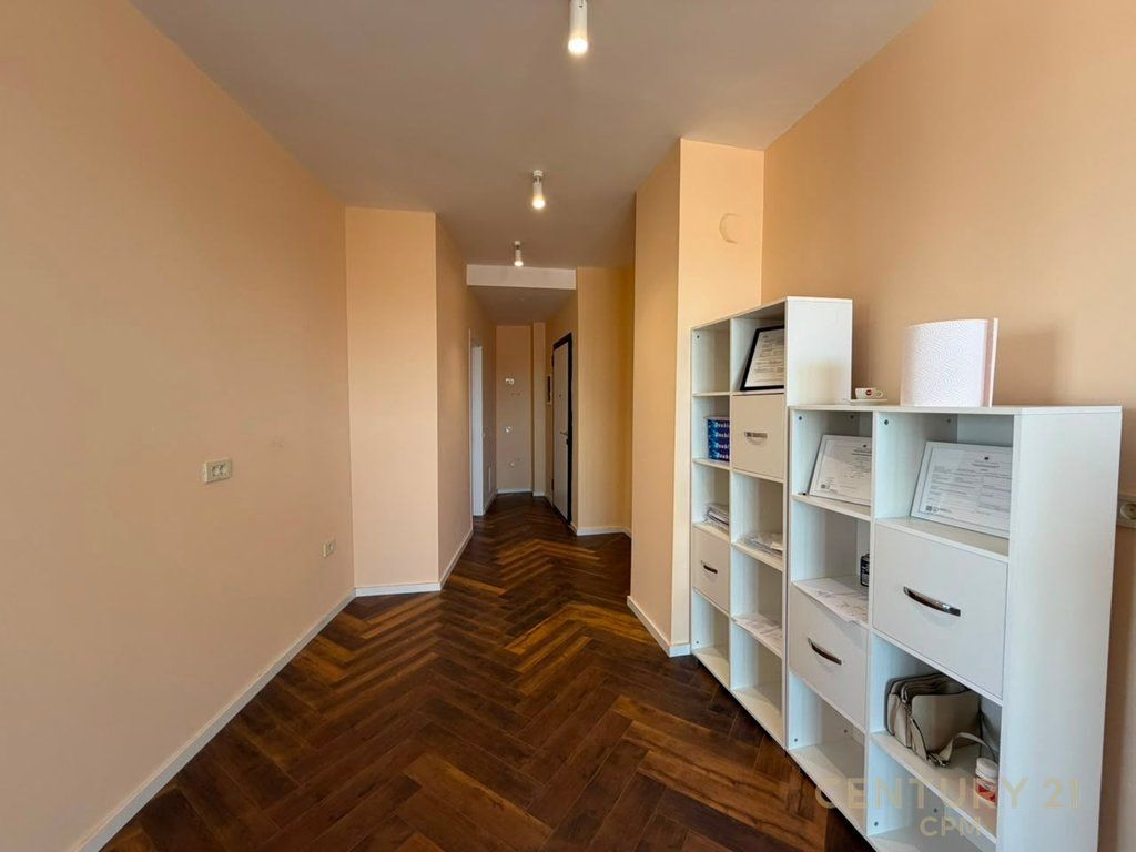 OFFICES FOR RENT AT GOLDEN TOWER RESIDENCE! - 950 EURO/ Month.