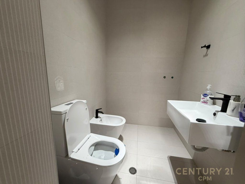 OFFICE FOR RENT IN THE FORMER BLOK!
