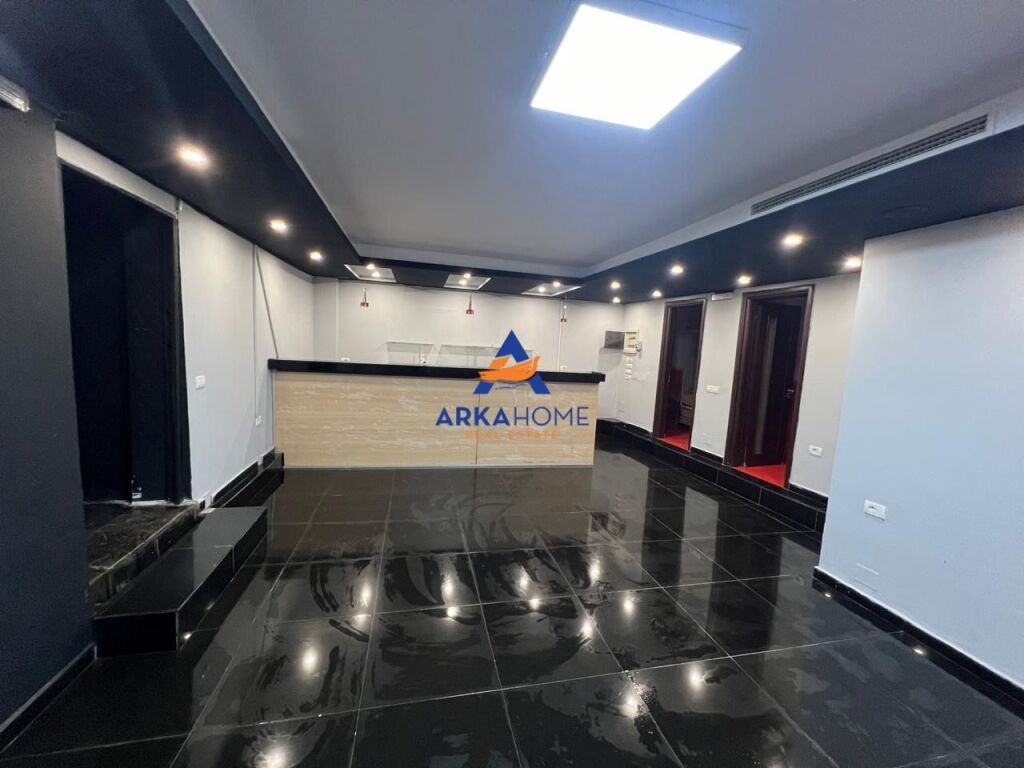 LOCALE IN AFFITTO 150 M2 "5 MAJ" 80.000 LEKE