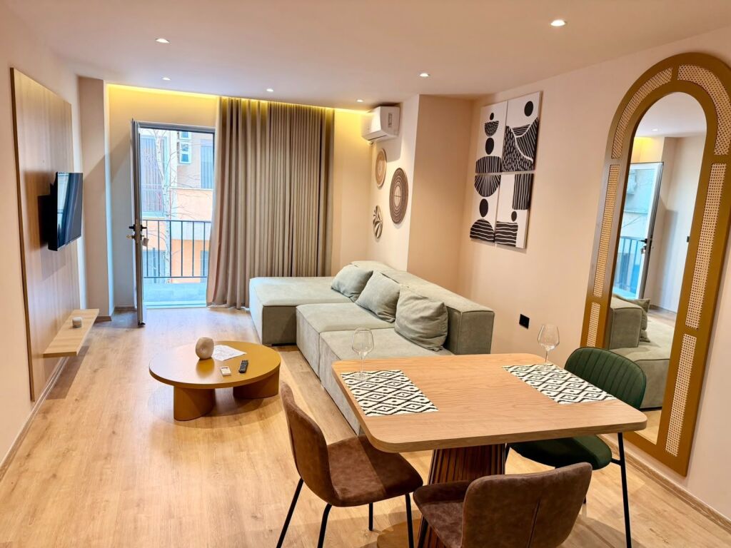 Apartament 1+1 Me Qera Afatgjatë - Lungomare , Rezidenca Odeon, Vlore