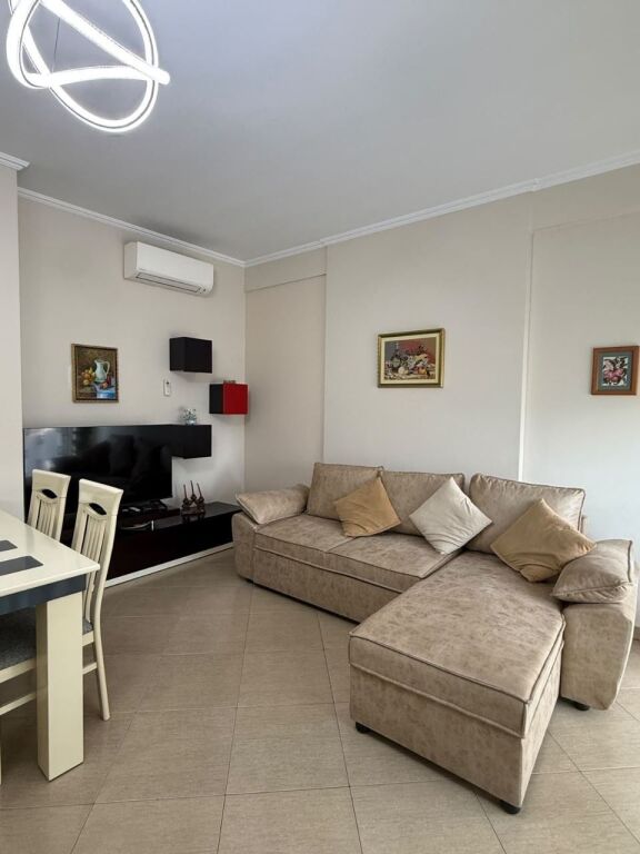 APARTAMENT 1+1 70,000 LEKE RRUGA E KAVAJES