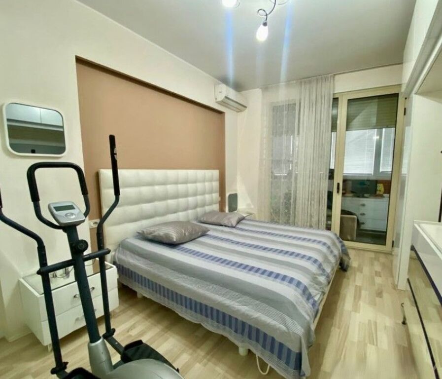 NEL COMUNE DI PARIGI AL KRISTAL CENTER VENDIAMO APPARTAMENTO 2+1+2+VERANDA + DEPOSITO 340.000 €