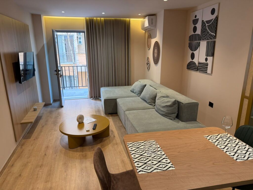 Apartament 1+1 Me Qera Afatgjatë - Lungomare , Rezidenca Odeon, Vlore