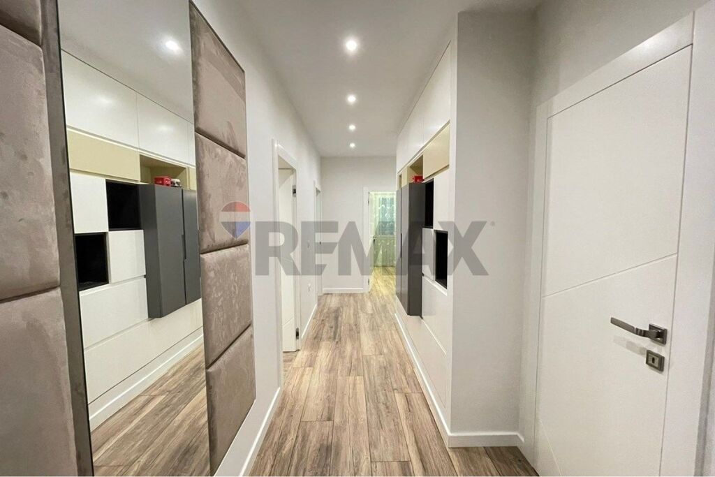 We offer a 3+1 apartment with parking space for rent near the Zoo Garden.