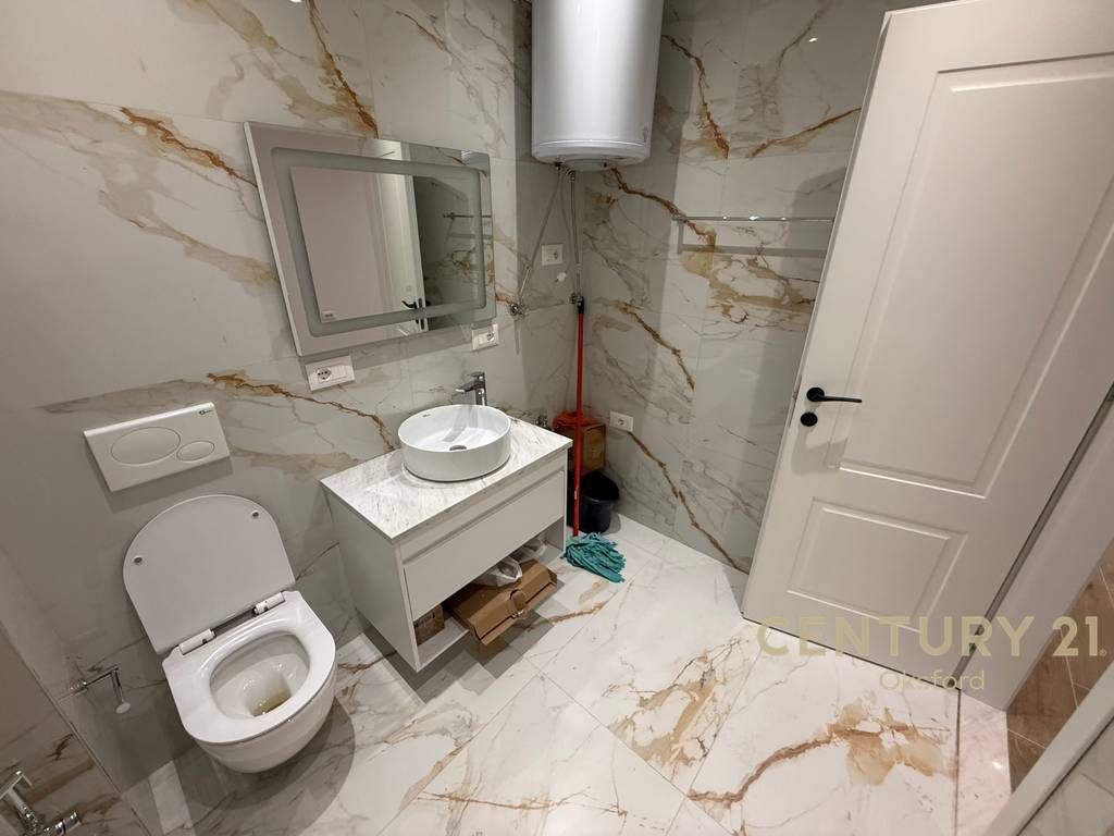 ESCLUSIVO! VENDESI STUDIO ADATTABILE IN 1+1 VICINO A SPAK, EX STAZIONE DEL TRENO! 167.000 €