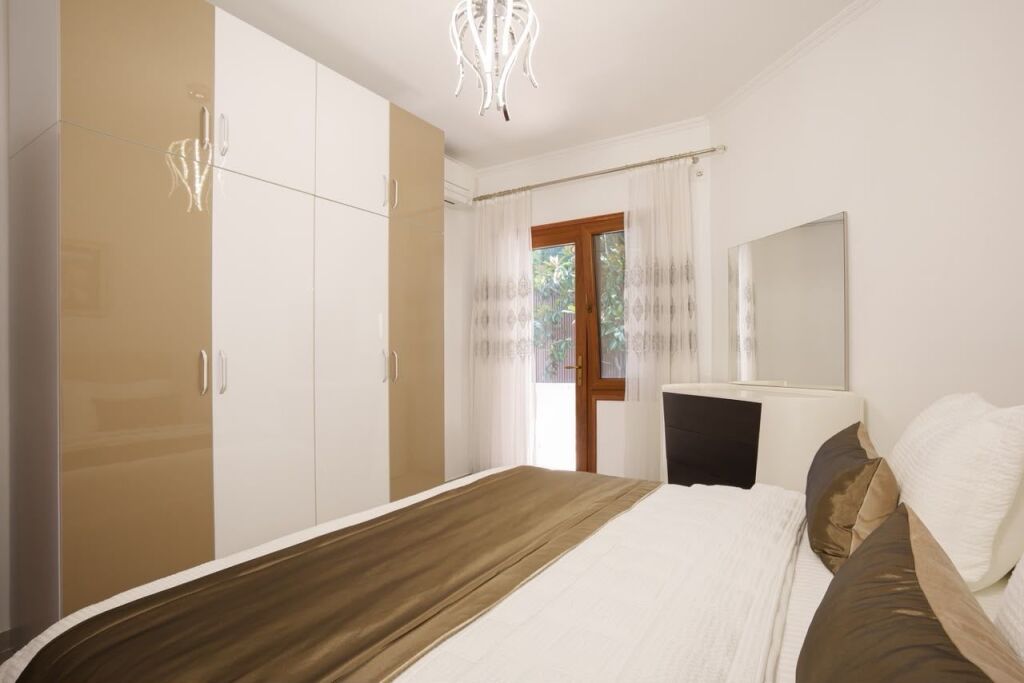 Rent | Vilë 2 + 1+2 | Liqeni Artificial | 1200 €/month