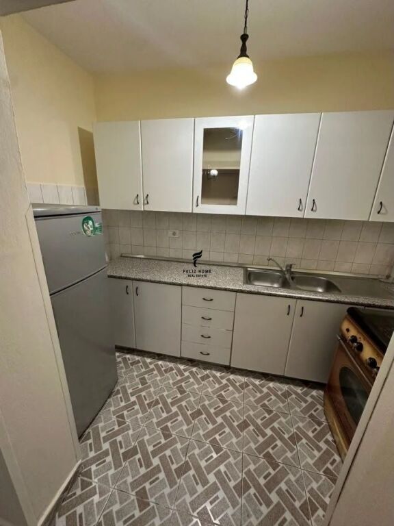 APARTAMENT ME QERA 3+1 BULEVARDI ZOGU I 60.000 LEKE  FH-93087