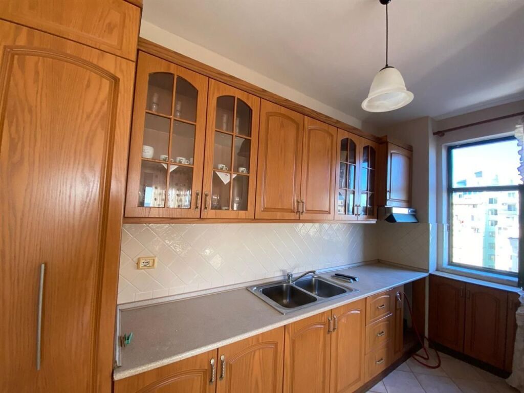 SHITET APARTAMENT 3+1+2 PAMJE DETI, RROTA KUQE PLAZH