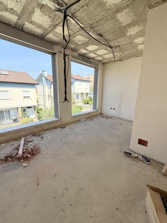 🏡 VILLA SU 3 PIANI IN VENDITA – VICINO A TEG