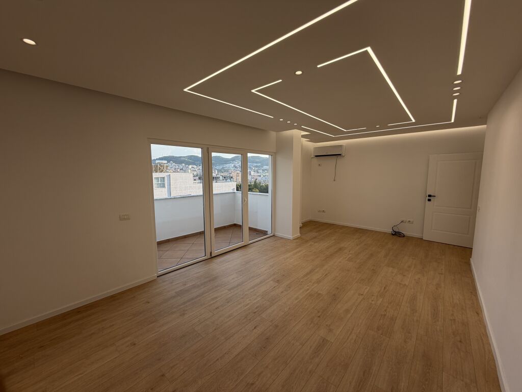 Shes apartament 2+1 me planimetri perfekte te 21 Dhjetori