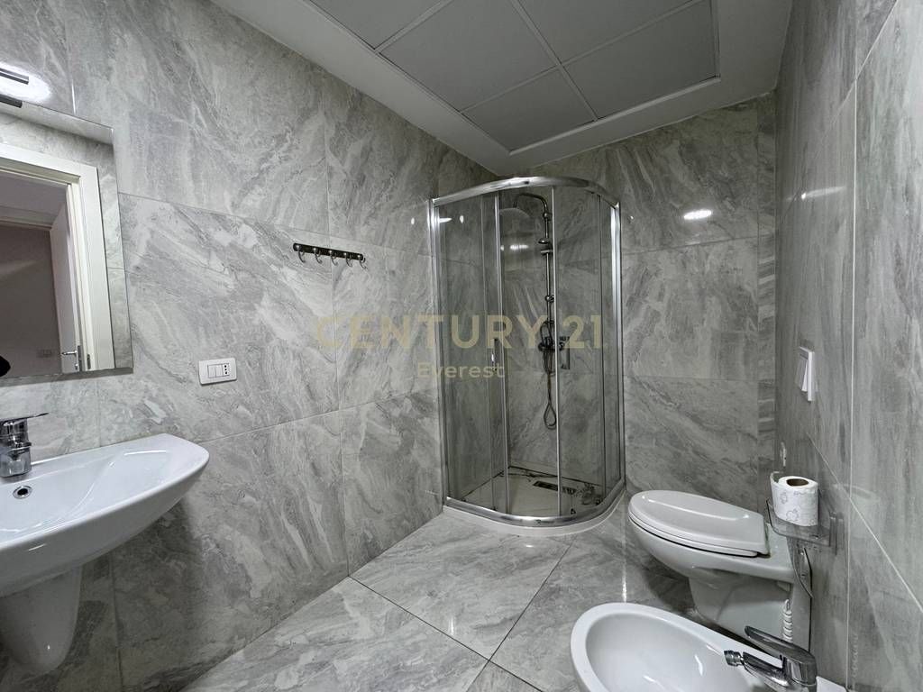 FIORI DI BOSKO, JAPIM ME QIRA APARTAMENT 2+1+2 ! 700 € /Muaj 65,000 Lekë /Muaj