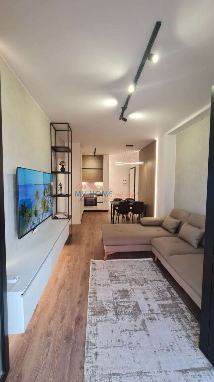 Appartamento 1+1 in affitto Via Kavaja, presso Garden Building a Tirana