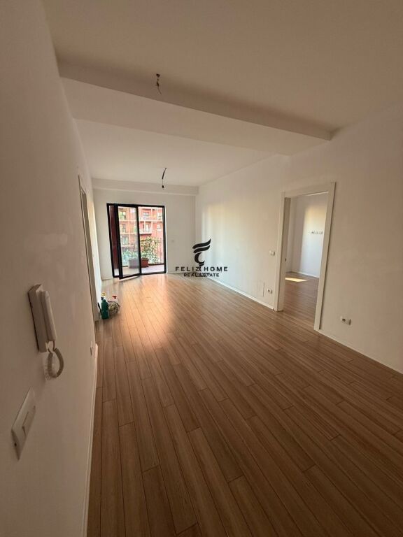 OFFICE FOR RENT 115 M2 KAVAJES STREET 120,000 LEKE FH-93199