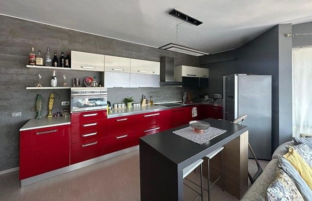 2+1 apartment for rent at Kika 1 at Komuna e Parisit