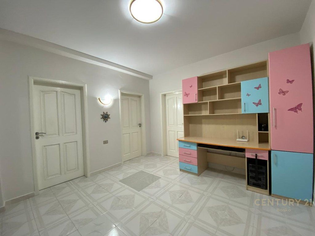 FOR RENT APARTMENT 2+1 NEAR THE PROSECUTOR'S OFFICE OF TIRANA