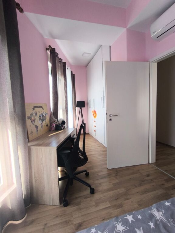 Shitet apartament, Mangalem 2+1+2+ parkim