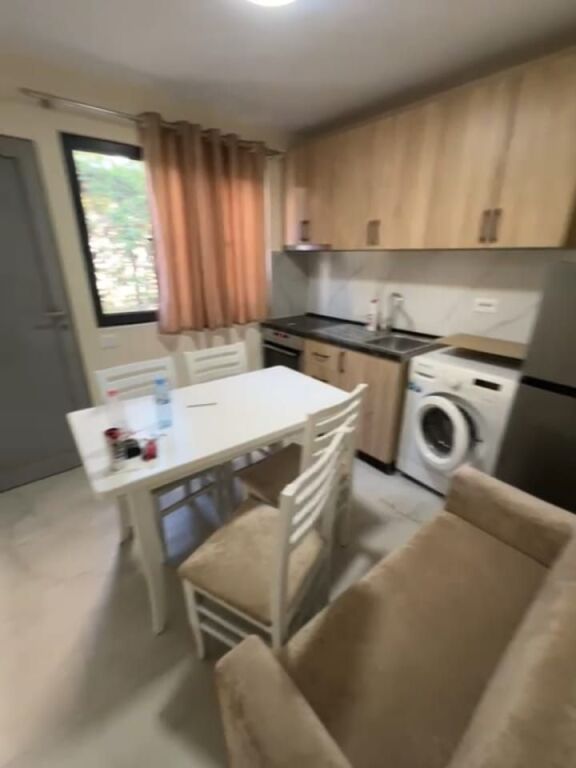 Affitto | Apartament 1 + 1 | Shkolla e bashkuar | 350 €/mese