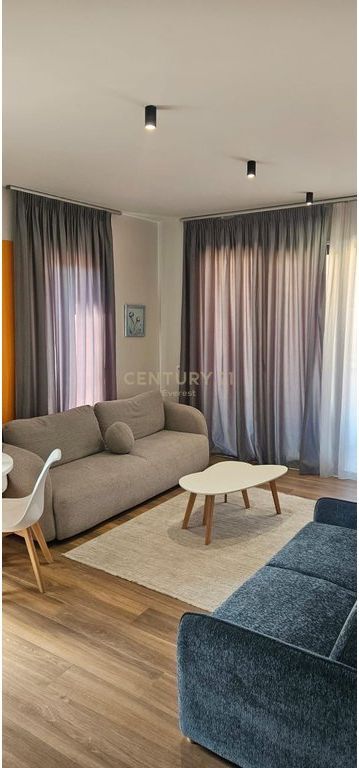 Rruga Siri Kodra, Japim apartament 1+1 per qera!