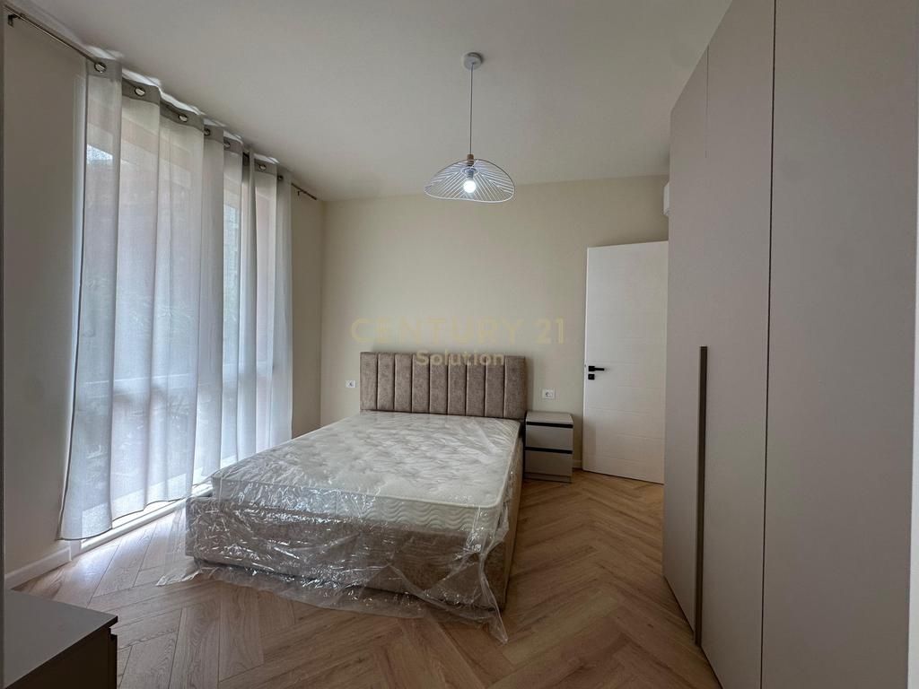 JEPET ME QIRA APARTAMENT 2+1+2+POST PARKIMI TEK FARMACIA 10 !!