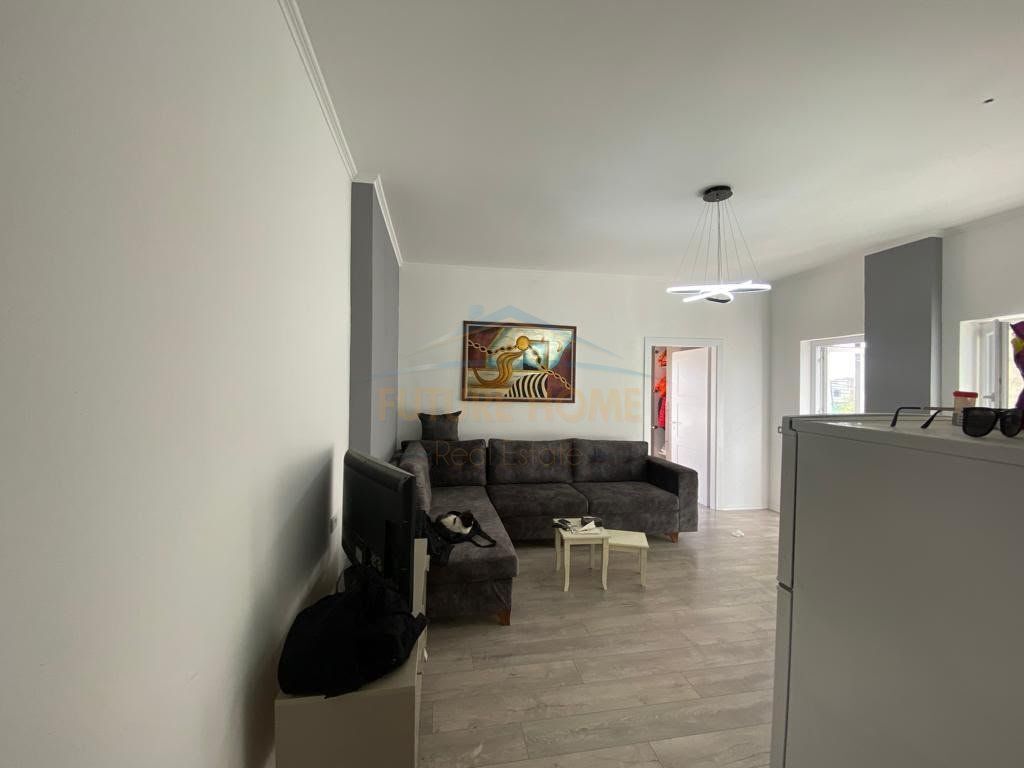 Shitet,Apartament 1+ 1, Rruga Hysen Dalliu,