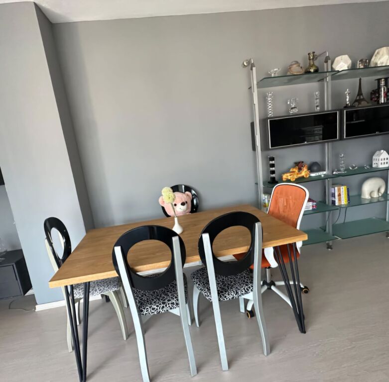 Jepet me qera apartament  2+1