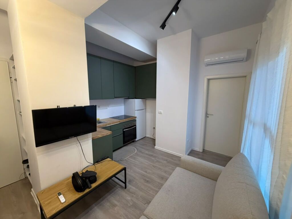 🏠 Monolocale in vendita  📍 Ali Demi – Mangalem 21 📐 43 m² lordi | 38 m² netti 🏢 2° piano 📄 Con ipoteca 🛋️ Arredato e ben organizzato 💰 Prezzo: 76 milioni di lek