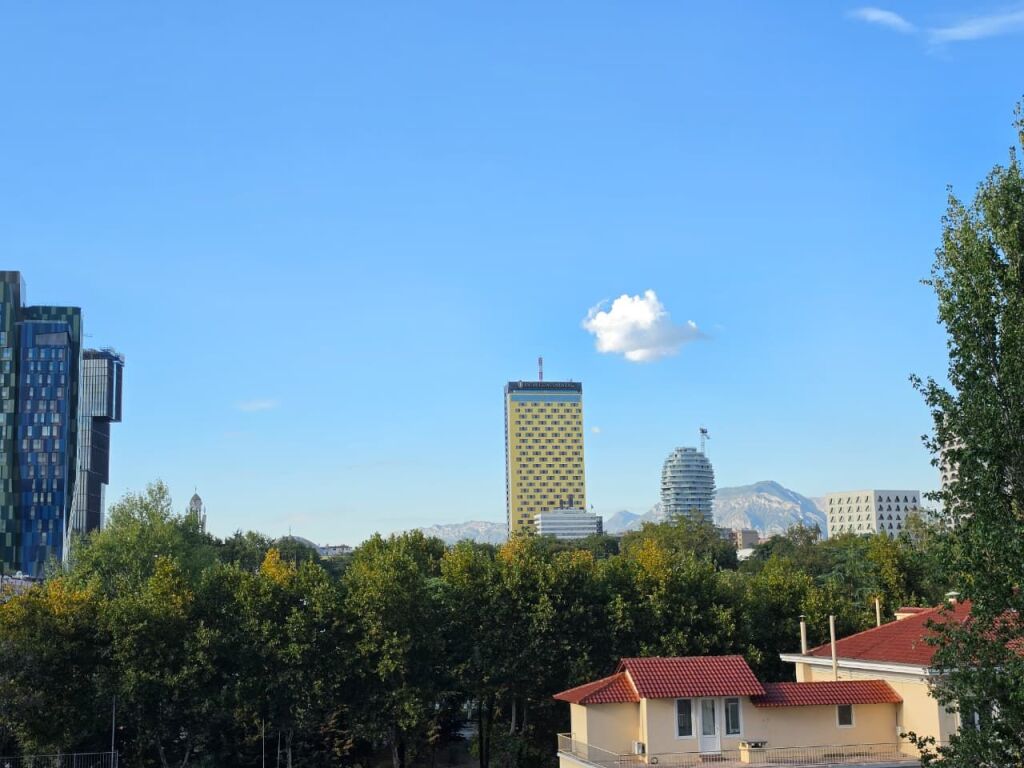 For Rent: Premium Office 📍 Bllok - Sky Tower || 8 Working Spaces + Huge Terraces + 1 Parking Space 💥 || 380,000 LEKE/Month