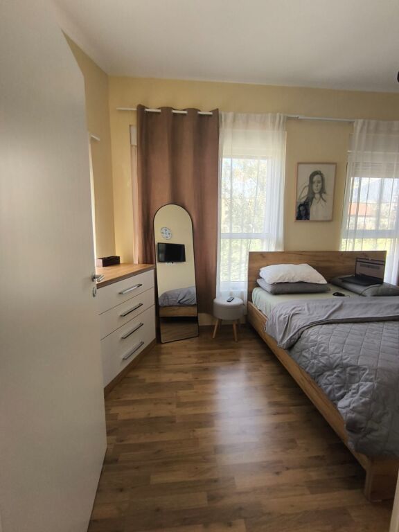 Shitet apartament, Mangalem 2+1+2+ parkim