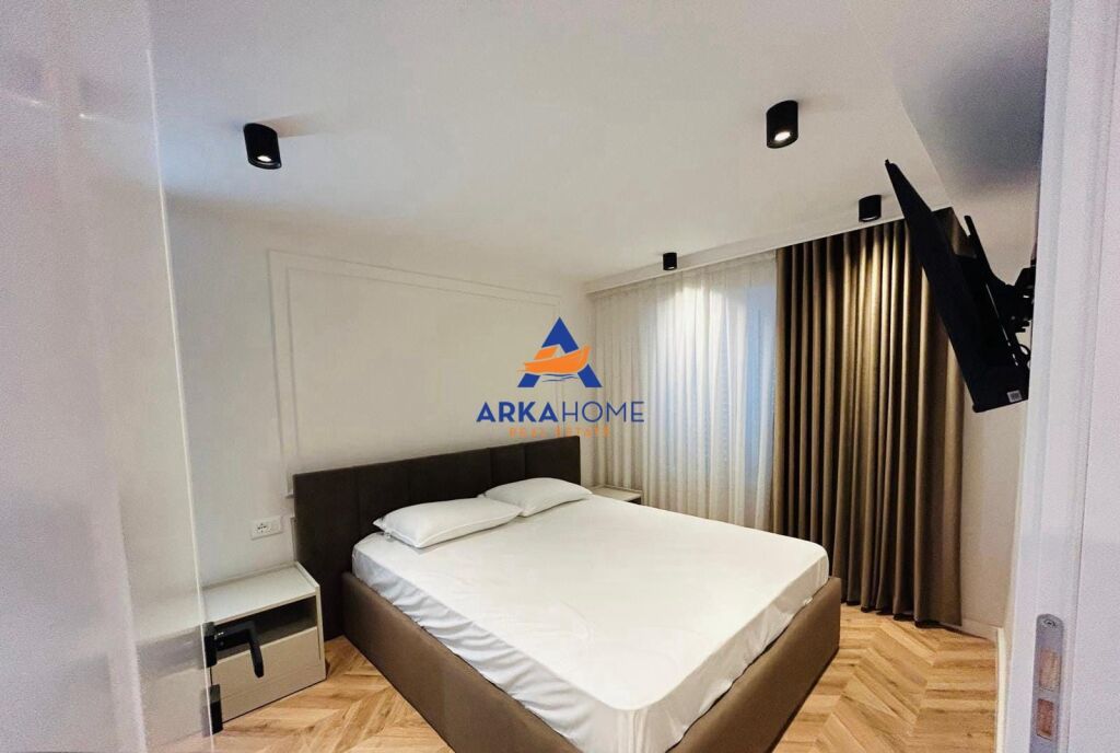 AFFITTASI APPARTAMENTO 2+1+BALCONE "SOPRA IL MERCATO ELETTRICO, VIA BAJRAM ALLARAJ" 70.000 LEKE