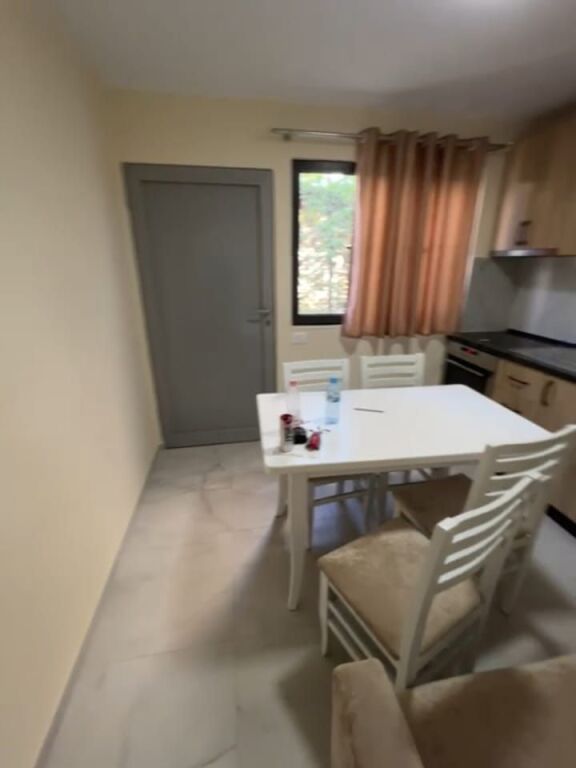 Affitto | Apartament 1 + 1 | Shkolla e bashkuar | 350 €/mese