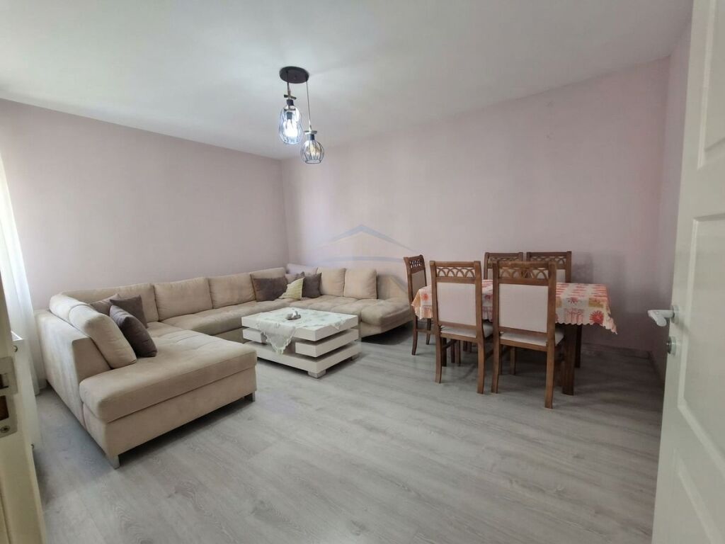 Qira, Apartament 2+1, Ish Parku i Autobusave, Tiranë
