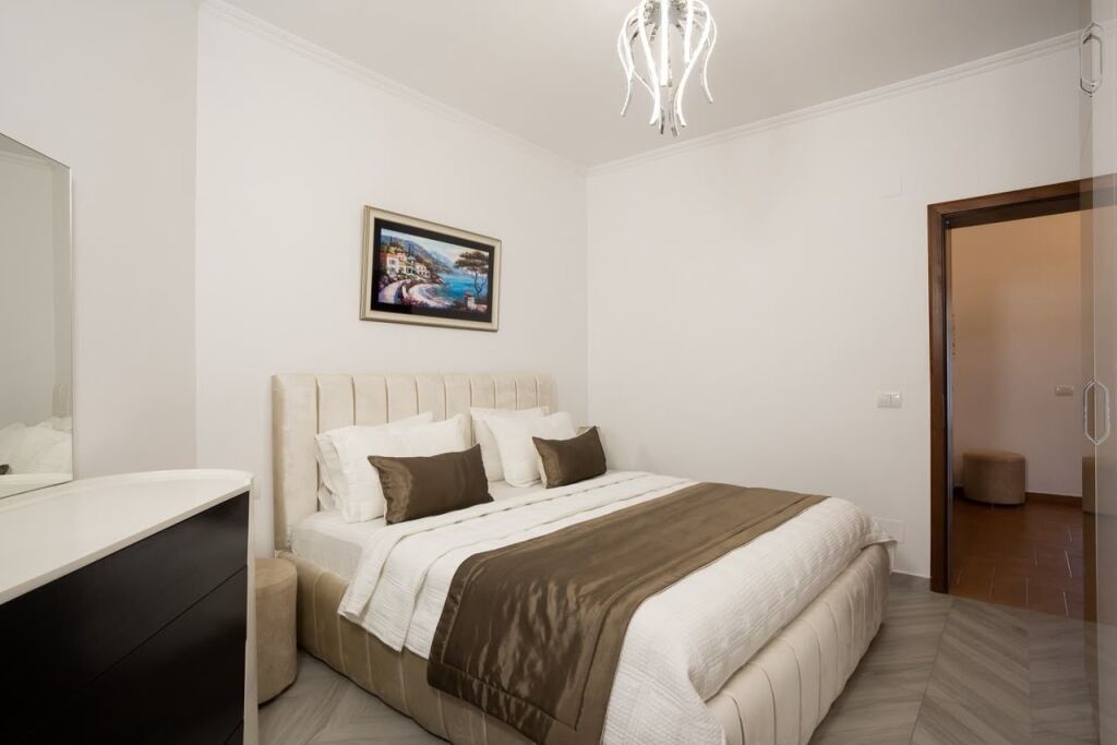 Rent | Vilë 2 + 1+2 | Liqeni Artificial | 1200 €/month