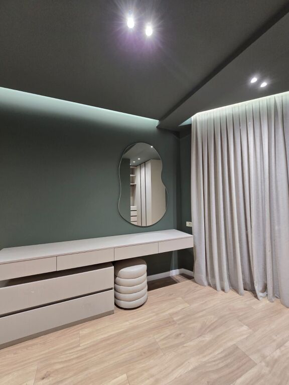 In the Center of Tirana, a modern 2+1 apartment with parking space is for rent. 