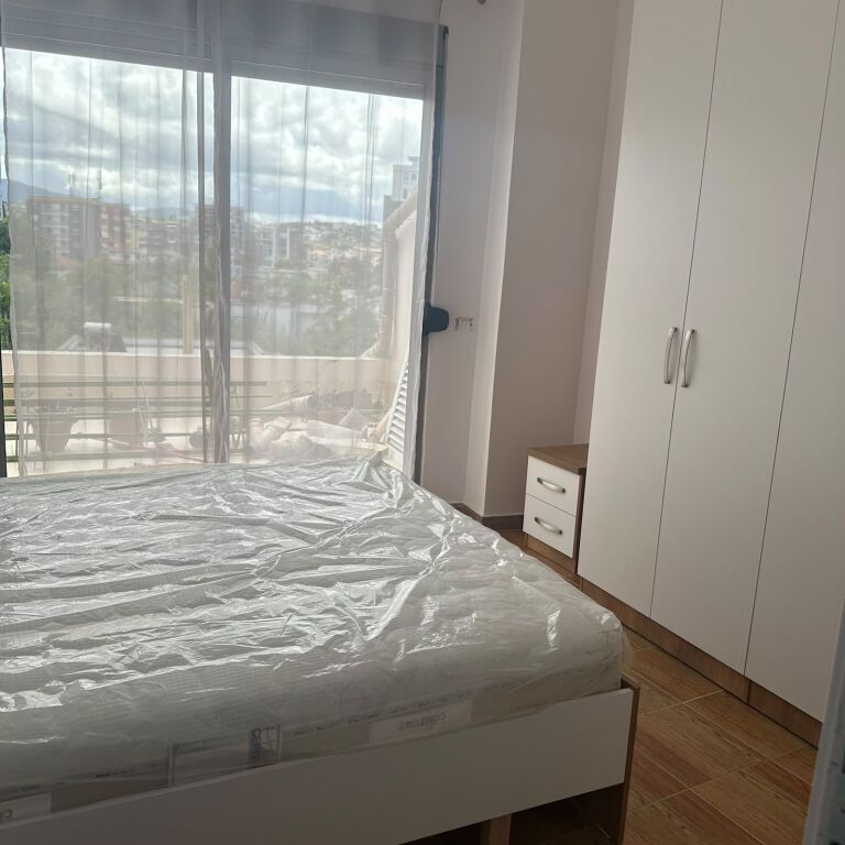 Jepet me qira apartament 3+1+2