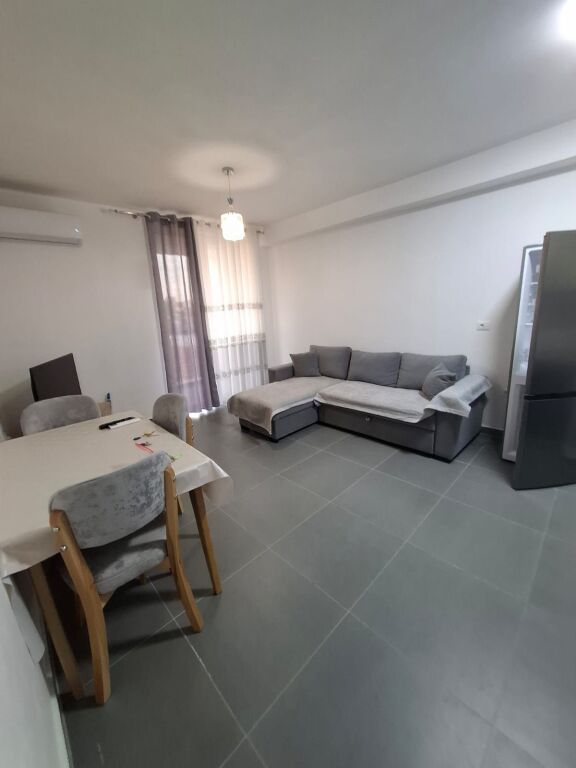 Rent | Apartament 3 + 1 | Rruga 5 Maji | 600 €/month