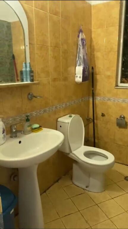 APARTAMENT 1+1. 30000 LEKE.ZOGU I ZI