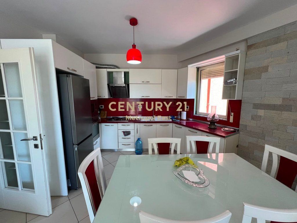 Vendesi appartamento 2+1 con veranda – Misto Mame, Tirana