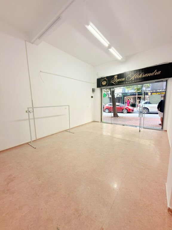 BUSINESS PREMISES FOR RENT ON THE MAIN BOULEVARD, DURRES