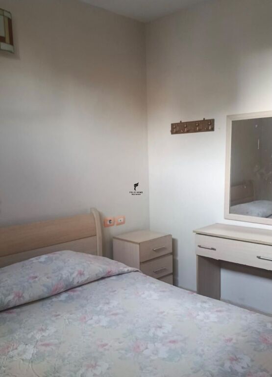 APARTAMENT ME QERA 2+1 BULEVARDI ZOGU I PARE 120.000 LEKE FH-93125