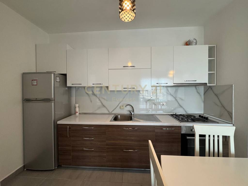 FIORI DI BOSKO, JAPIM ME QIRA APARTAMENT 2+1+2 ! 700 € /Muaj 65,000 Lekë /Muaj