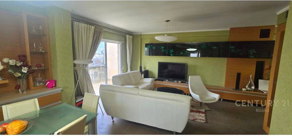 SHITET, APARTAMENT 2+1+2 ME GARAZH NE HYRJE TE DON BOSKO