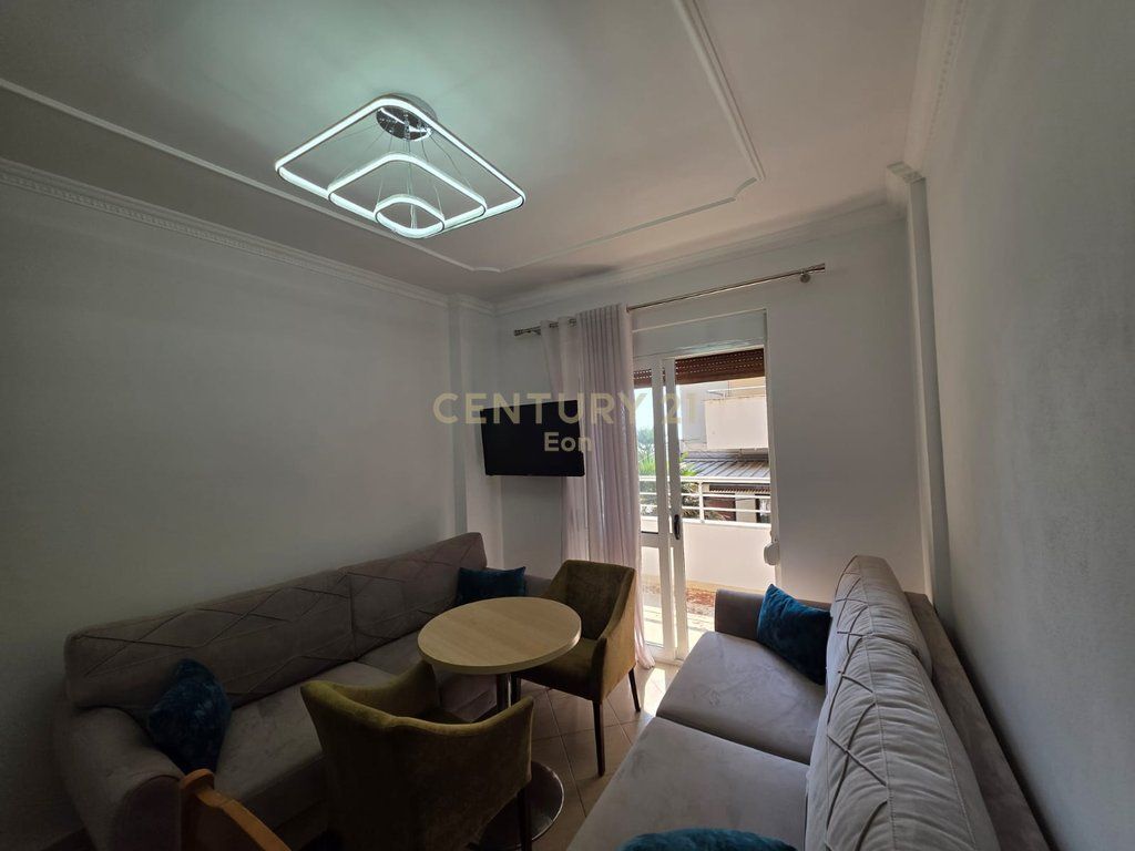 Shitet Apartament 1+1 Pamje Deti në Shkëmbin e Kavajës, Durrës - Vijë e Parë !