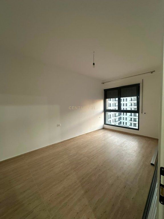 Appartamento /Ufficio 2+1 in affitto Nuovo Boulevard, Complesso Ndregjoni