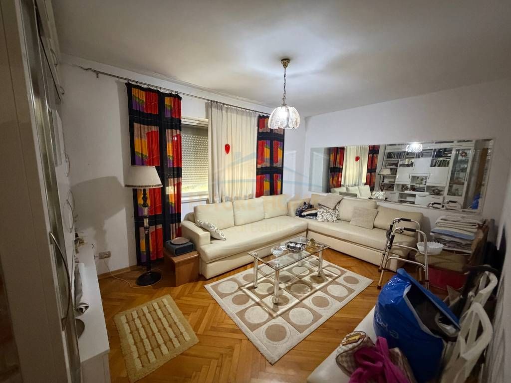 In vendita vicino al Nuovo Bazaar, appartamento 2+1,