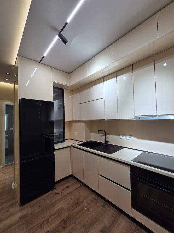 Jepet me qira apartament 1+1