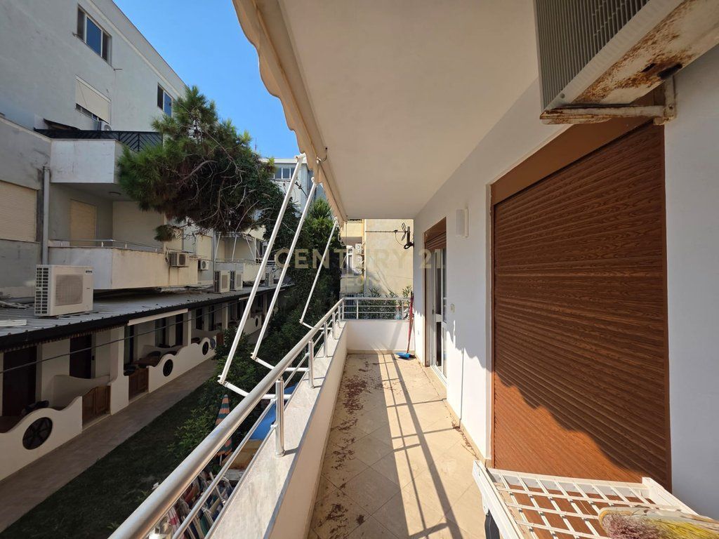 Shitet Apartament 1+1 Pamje Deti në Shkëmbin e Kavajës, Durrës - Vijë e Parë !