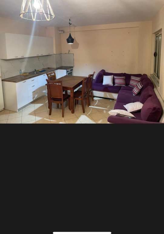 Appartamento in affitto 1 + 1 Yzberisht di fronte alla galleria Arredato: Credenza, stoviglie, fornelli, frigorifero, tavolo da pranzo e 4 sedie, condizionatore, bagno, aria condizionata portatile, lavatrice, letto matrimoniale, WIFI, Due balconi Balcone molto grande con vista sulla Galleria, Spazi molto regolari. Disponibile da settembre 2026 Appartamento in affitto 1 + 1 Yzberisht di fronte alla galleria