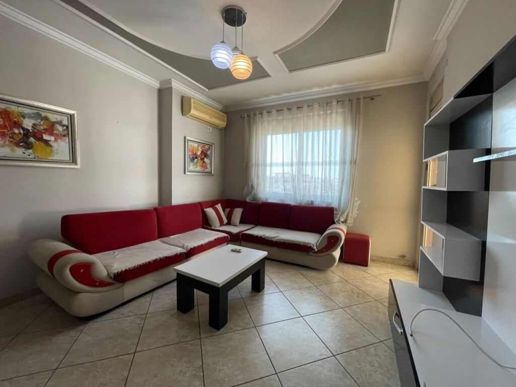 Apartament 2+1 per qira prane Hotel Marinaj ne Astir.
