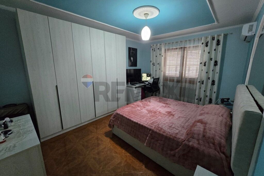 Shitet apartament 2+1, Allias